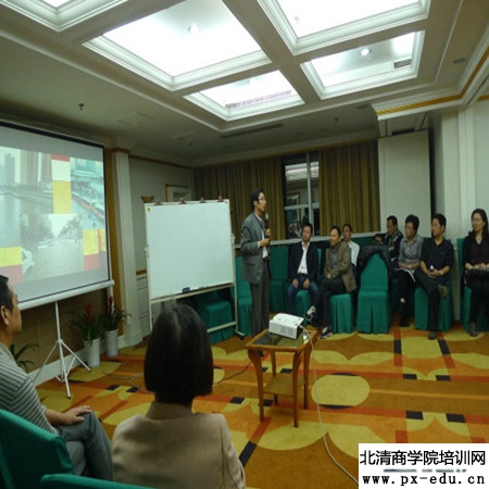 倪可老师为安徽省建设银行高层主讲"易经智慧"