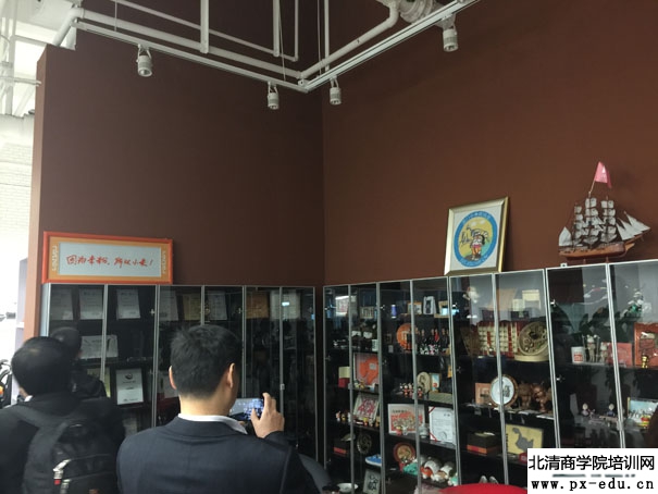 标杆企业小米企业文化是什么?小米是谁?小米为什么而奋斗?雷军给予全面讲解 标杆企业小米企业文化是什么?小米是谁?小米为什么而奋斗?雷军给予全面讲解
