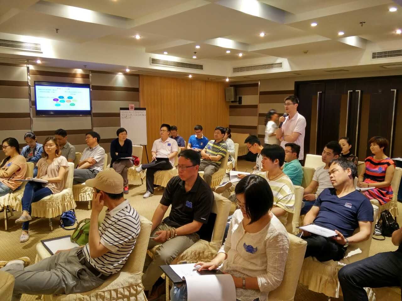 用正面领导塑造员工乐干精神 用正面领导塑造员工乐干精神