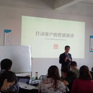 刘澈老师为珠海天沐温泉《授课技巧与制作》 刘澈老师为珠海天沐温泉《授课技巧与制作》