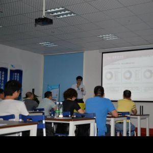 杨永春4月14为名博士商学院主讲传统企业是社群营销 杨永春4月14为名博士商学院主讲传统企业是社群营销