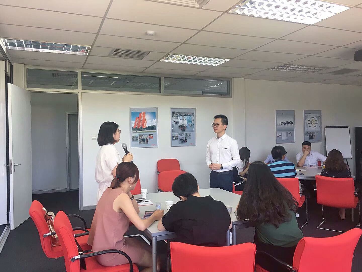 李达聪老师在北京为德国菲斯曼供热技术公司进行企业内训 李达聪老师在北京为德国菲斯曼供热技术公司进行企业内训