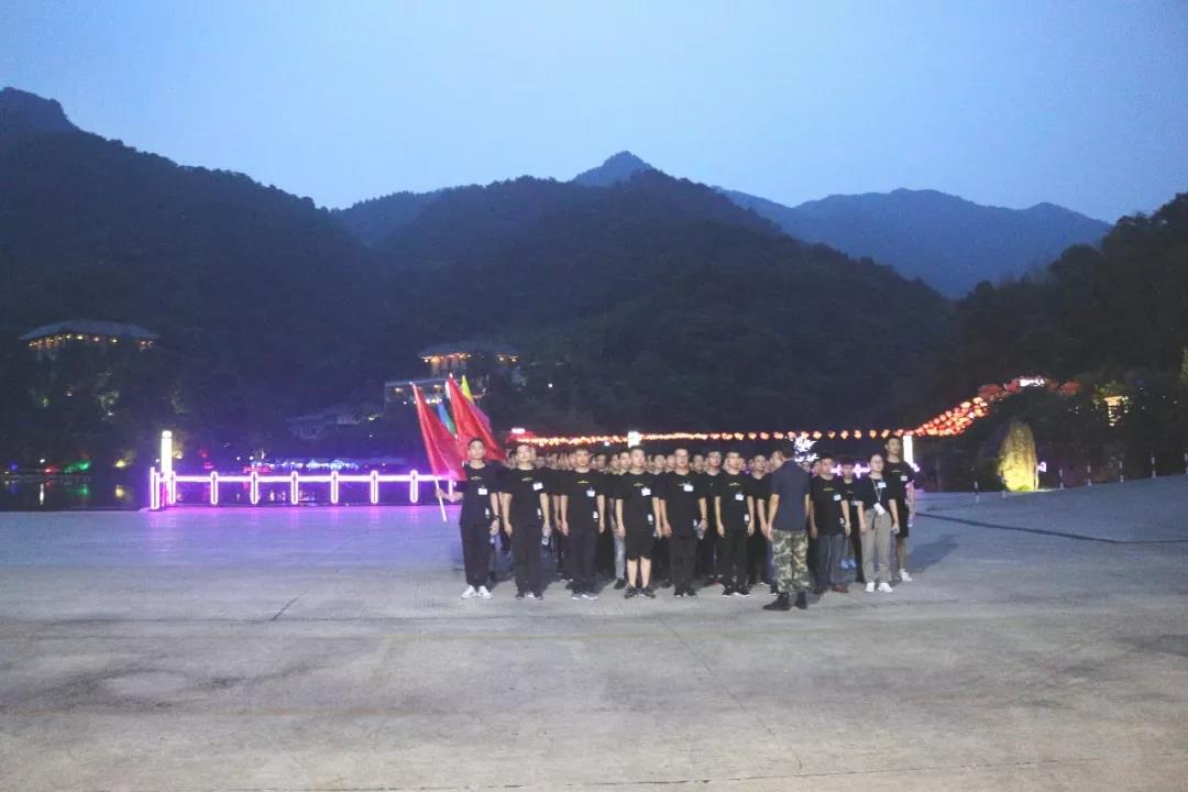 卡宾服饰精益管理项目倡导者训练——中旭文化网