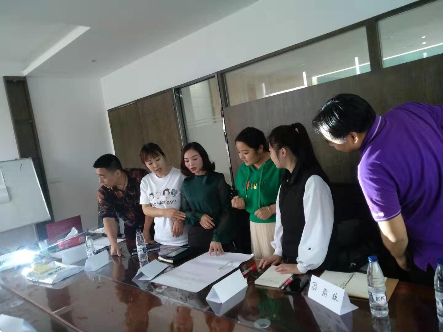 落地打造门店团队凝聚力、员工动力、能力与绩效《金牌店长沟通演 落地打造门店团队凝聚力、员工动力、能力与绩效《金牌店长沟通演