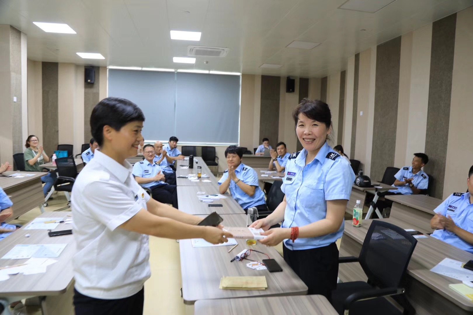 《高绩效团队建设与执行力打造沙盘》 《高绩效团队建设与执行力打造沙盘》