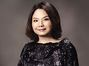 何巧女 何巧女
